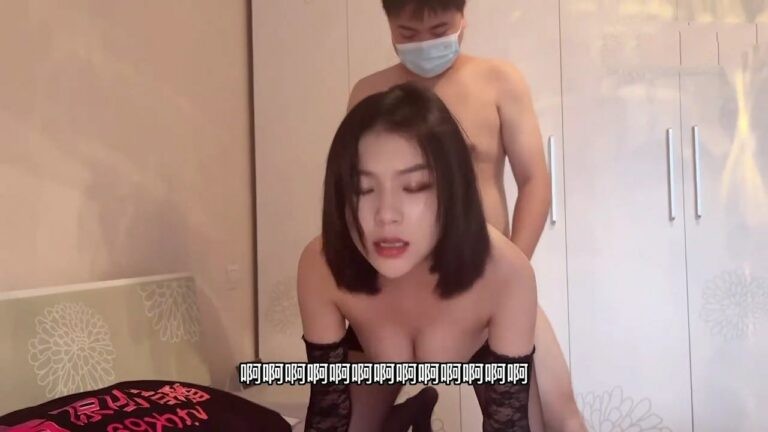 Anh bệnh nhân may mắn gạ địt nữ y tá đến nhà chăm sóc